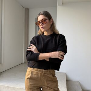 SWEATER BASIC CORTO NEGRO