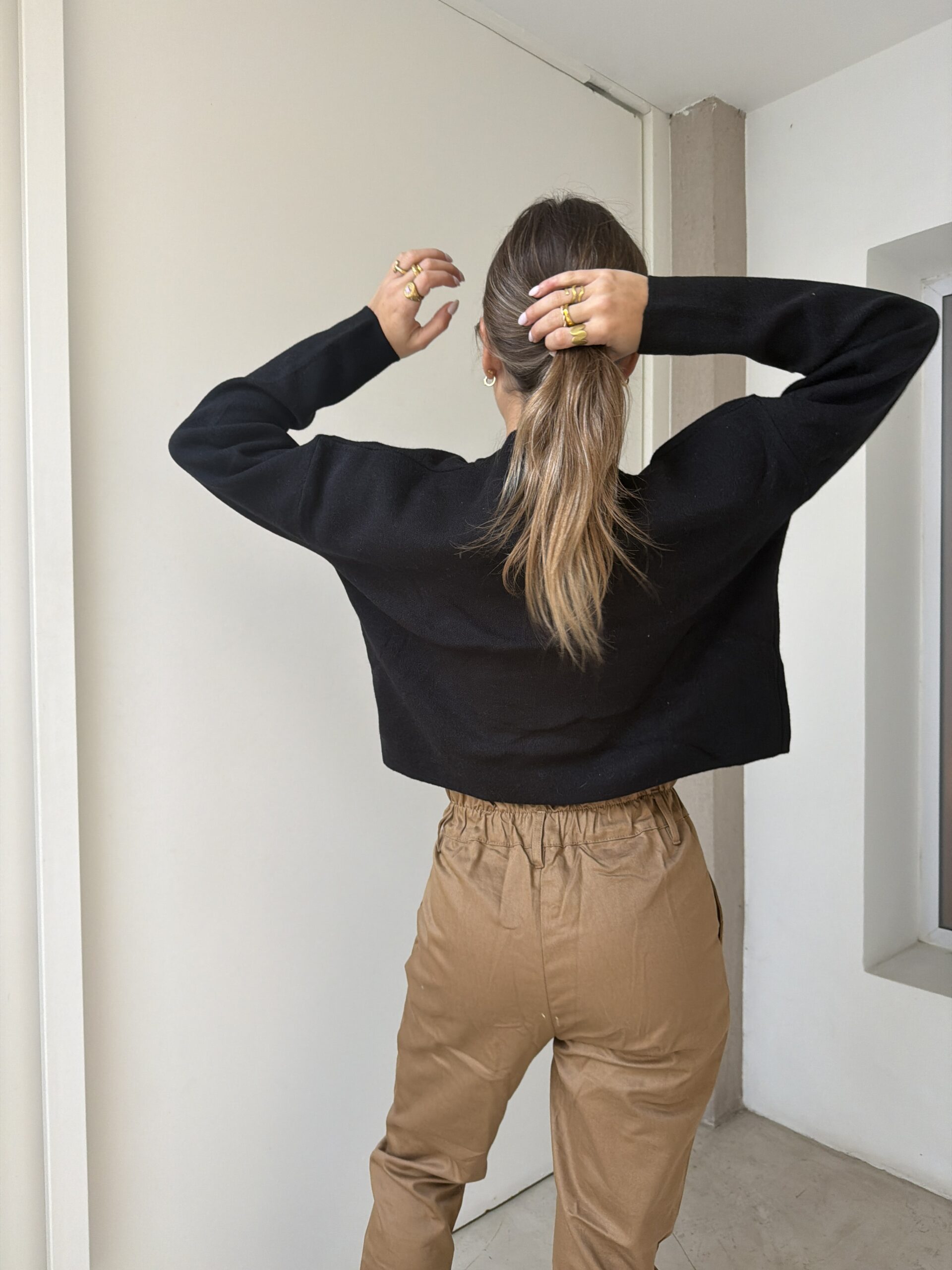 SWEATER BASIC CORTO NEGRO - Image 4